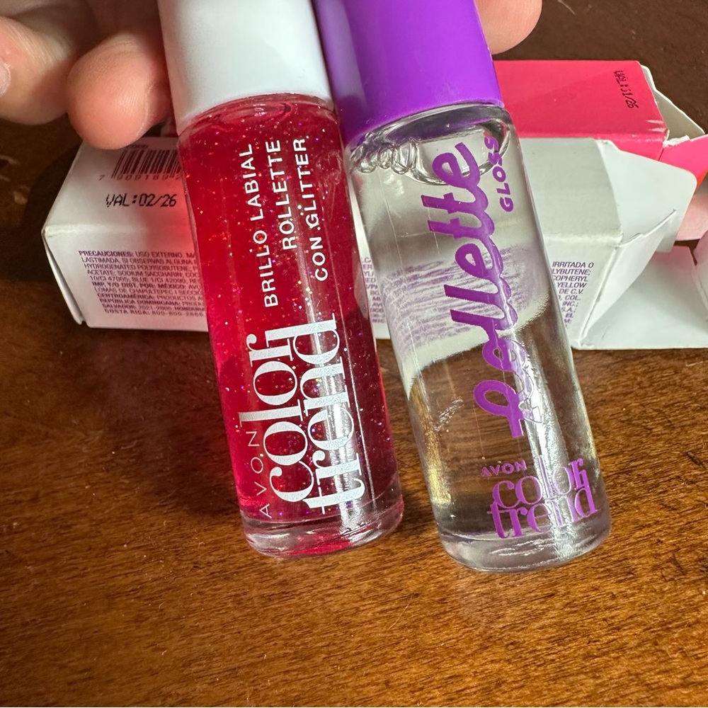 Avon Color Trend Lip Gloss - Picture 2 of 3